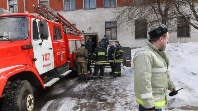 Пианино, полыхающее в подъезде столичного дома, удалось потушить