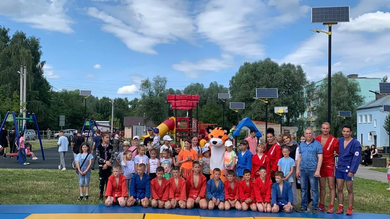 Фото: показательные выступления в поселке Химик
 / пресс-служба АМГО