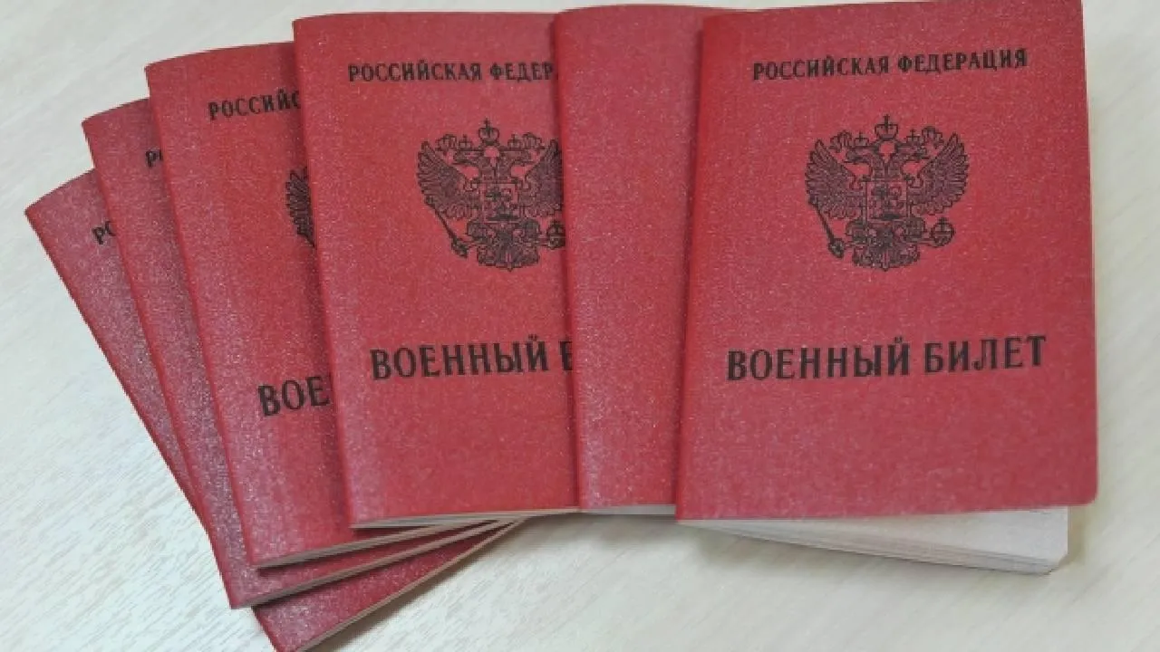 В Усть-Кишерти в здании школы призывнику вручили повестку, что спровоцировало много фейков