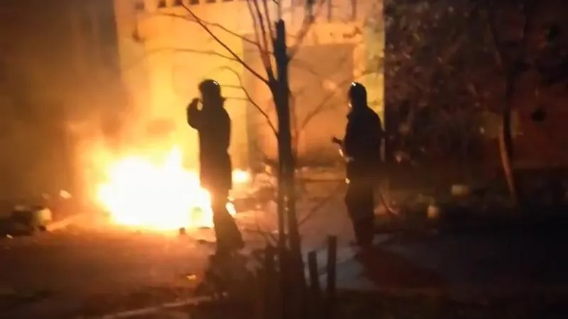 Пожар с несколькими взрывами произошел в Серпухове