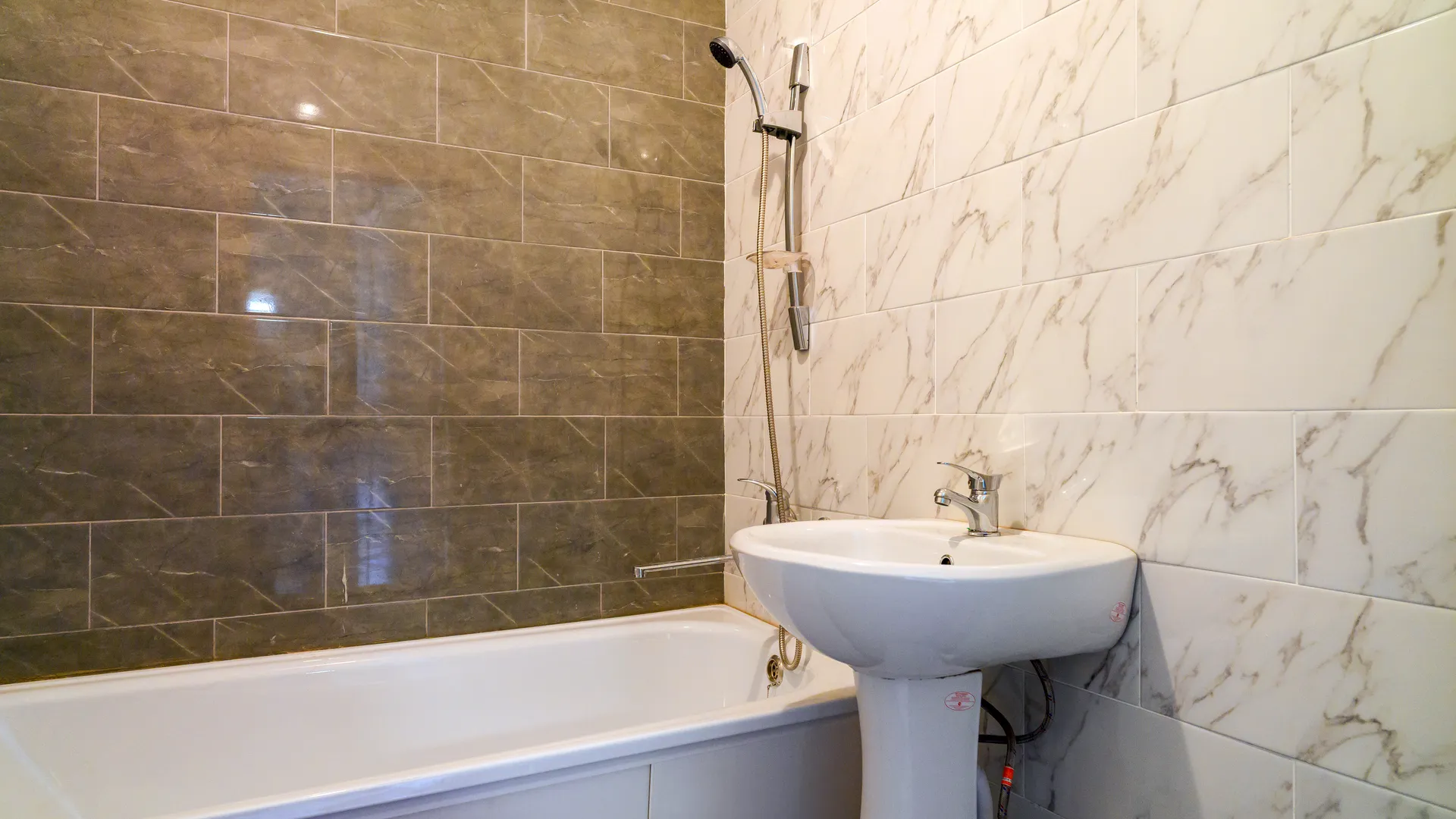 От запаха в квартире до чек-листа сантехника: как найти проблему в канализации без вызова мастера и дешево ее устранить