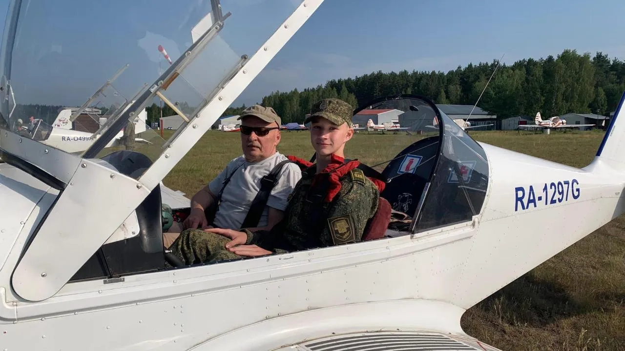 Кадеты из Подмосковья приступили к летной практике на аэродроме Дракино в Серпухове