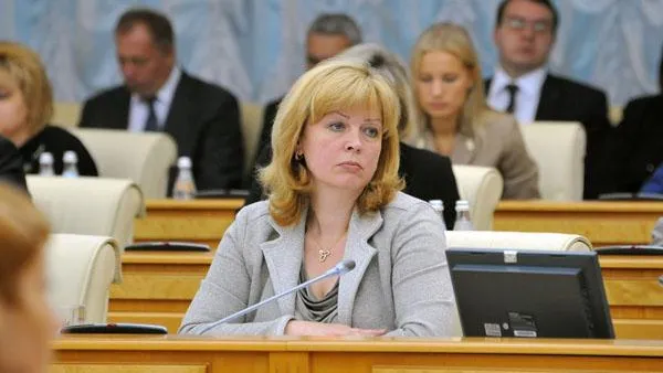 Смирнова: ослабление курса рубля может пойти нам на пользу