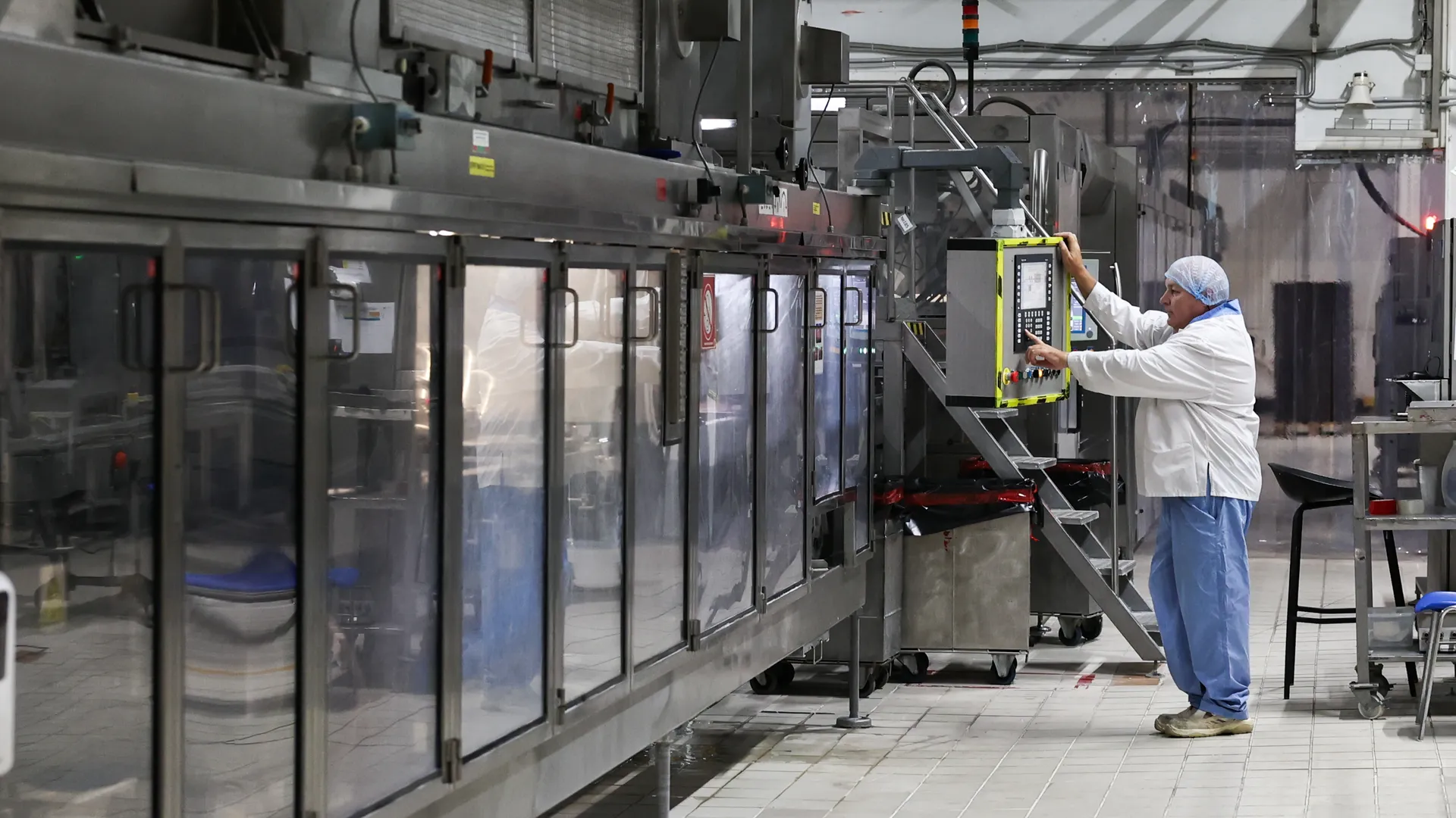 Молкомбинат «Чеховский» — самый большой завод молочной продукции в России