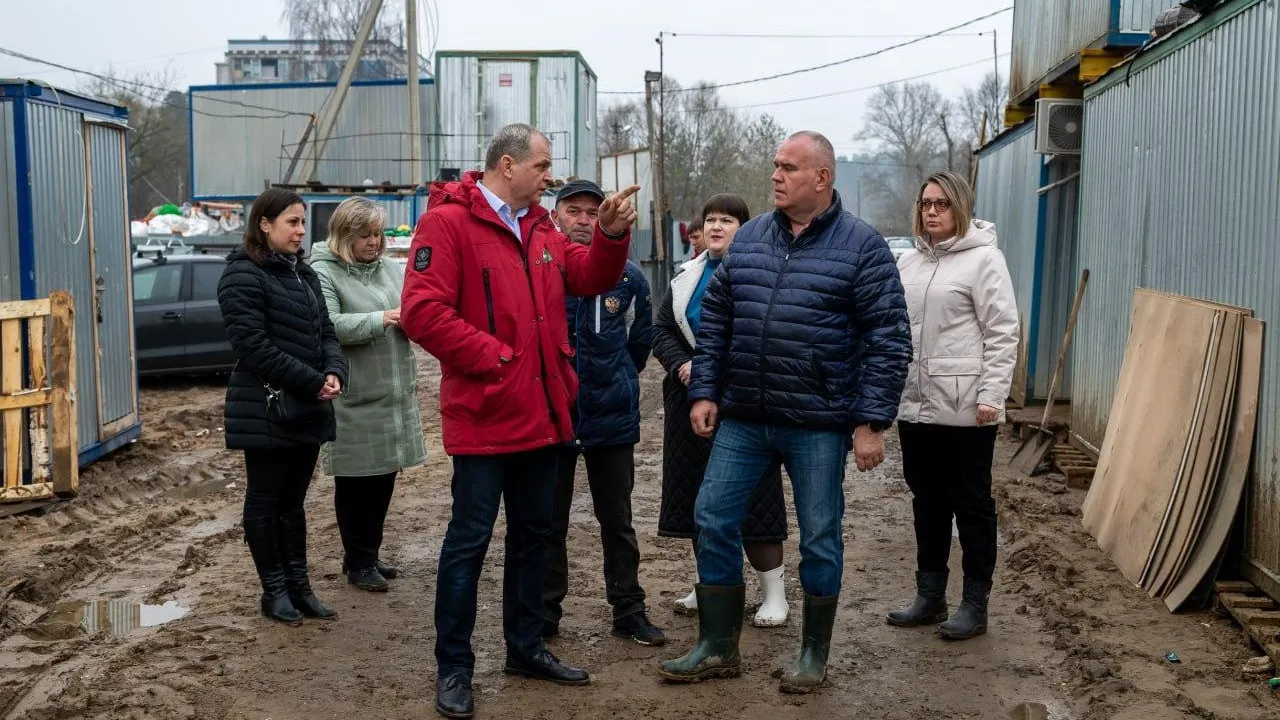 Глава Талдомского округа провел рабочую встречу на строительной площадке дома в Вербилках