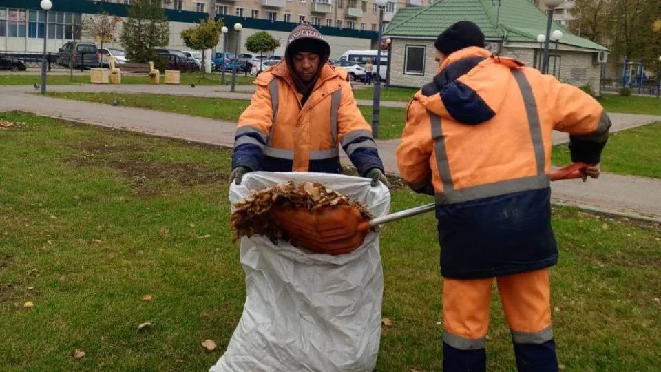 Коммунальные службы подмосковного Подольска активно наводят порядок на улицах города