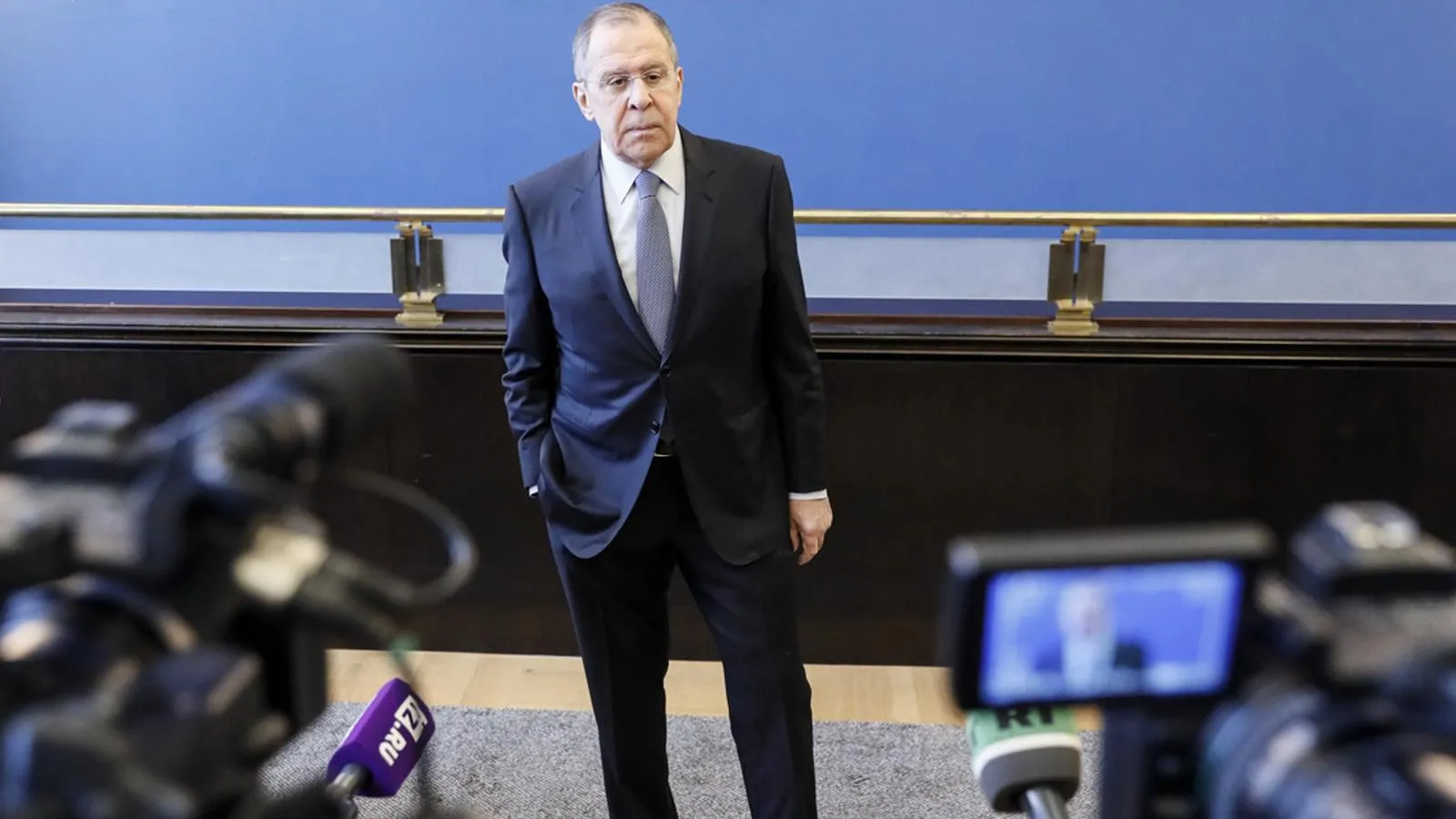 Министр иностранных дел России Сергей Лавров под прицелом СМИ. mfarussia