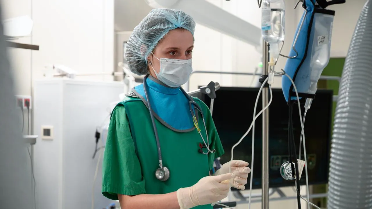 В больнице Жуковского спасли мужчину, который разбил череп в результате падения со снегохода