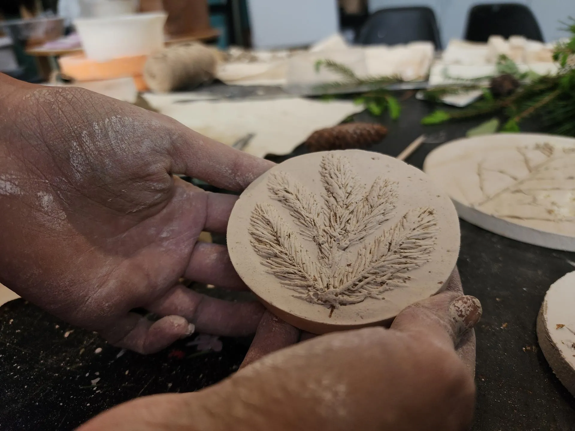 Готовый барельеф участницы мастер-класса. Фото: Иван Петрушин&nbsp;