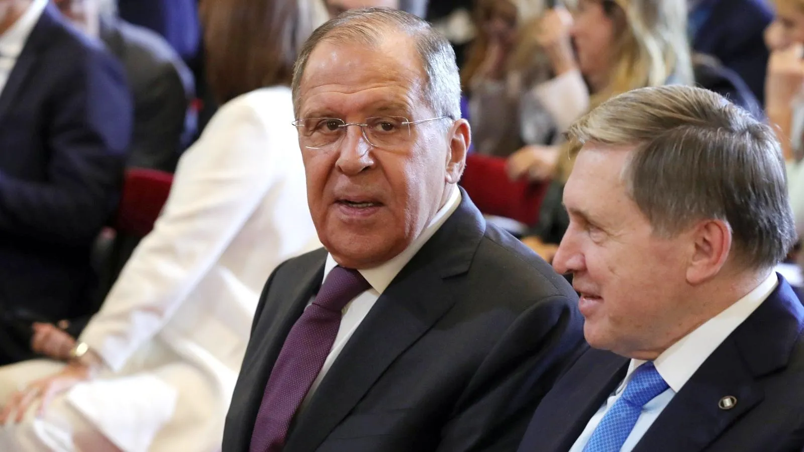 Министр иностранных дел России Сергей Лавров и помощник президента России Юрий Ушаков, Буэнос-Айрес, 2 декабря 2018 года. Kremlin Pool