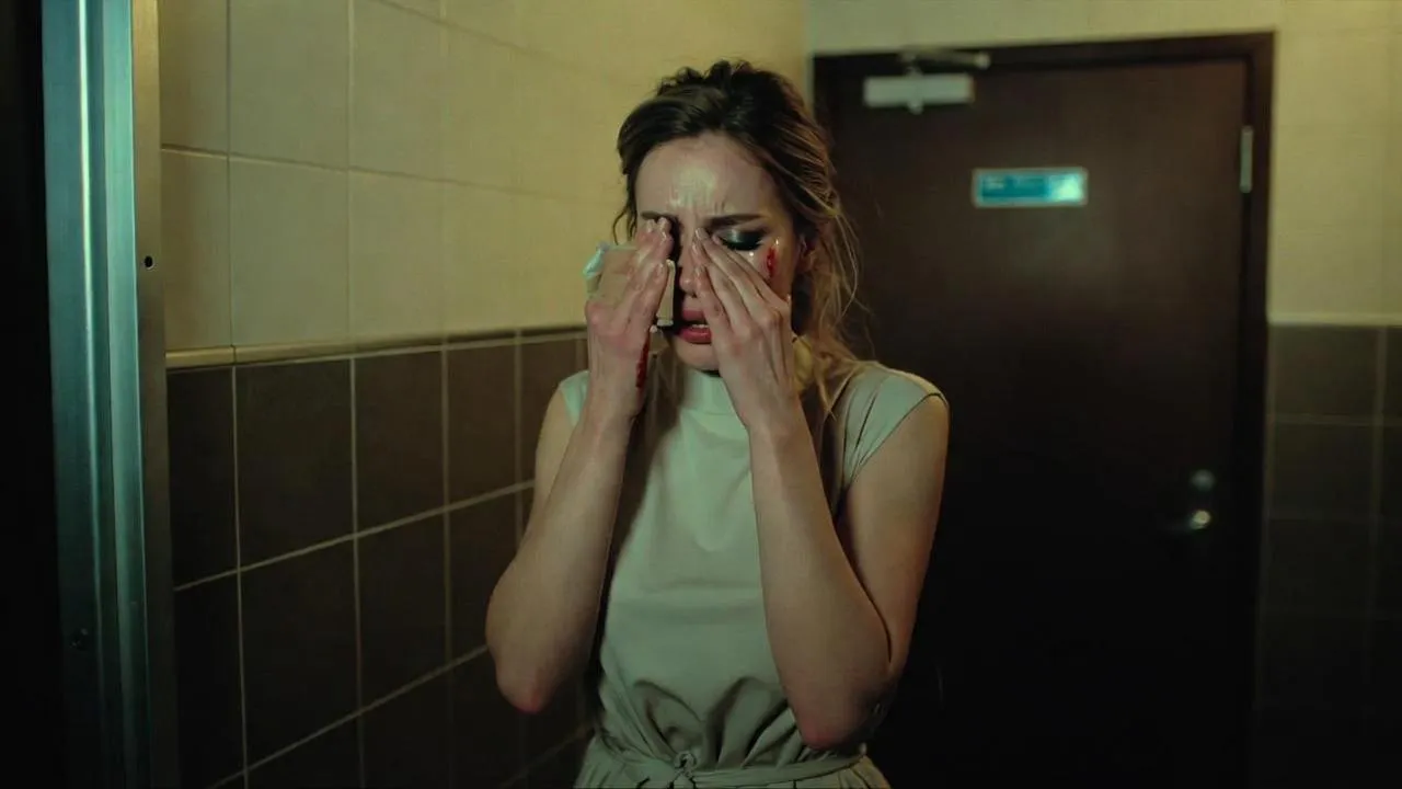 Девушка ударила посетительницу стаканом в уборной после концерта t.A.T.u. в Казани