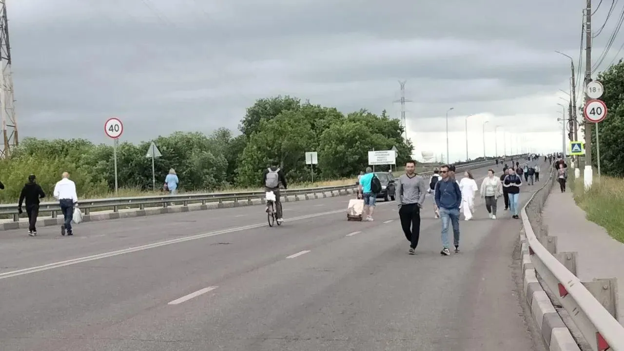 Мост в подмосковной Коломне стал временно пешеходным
