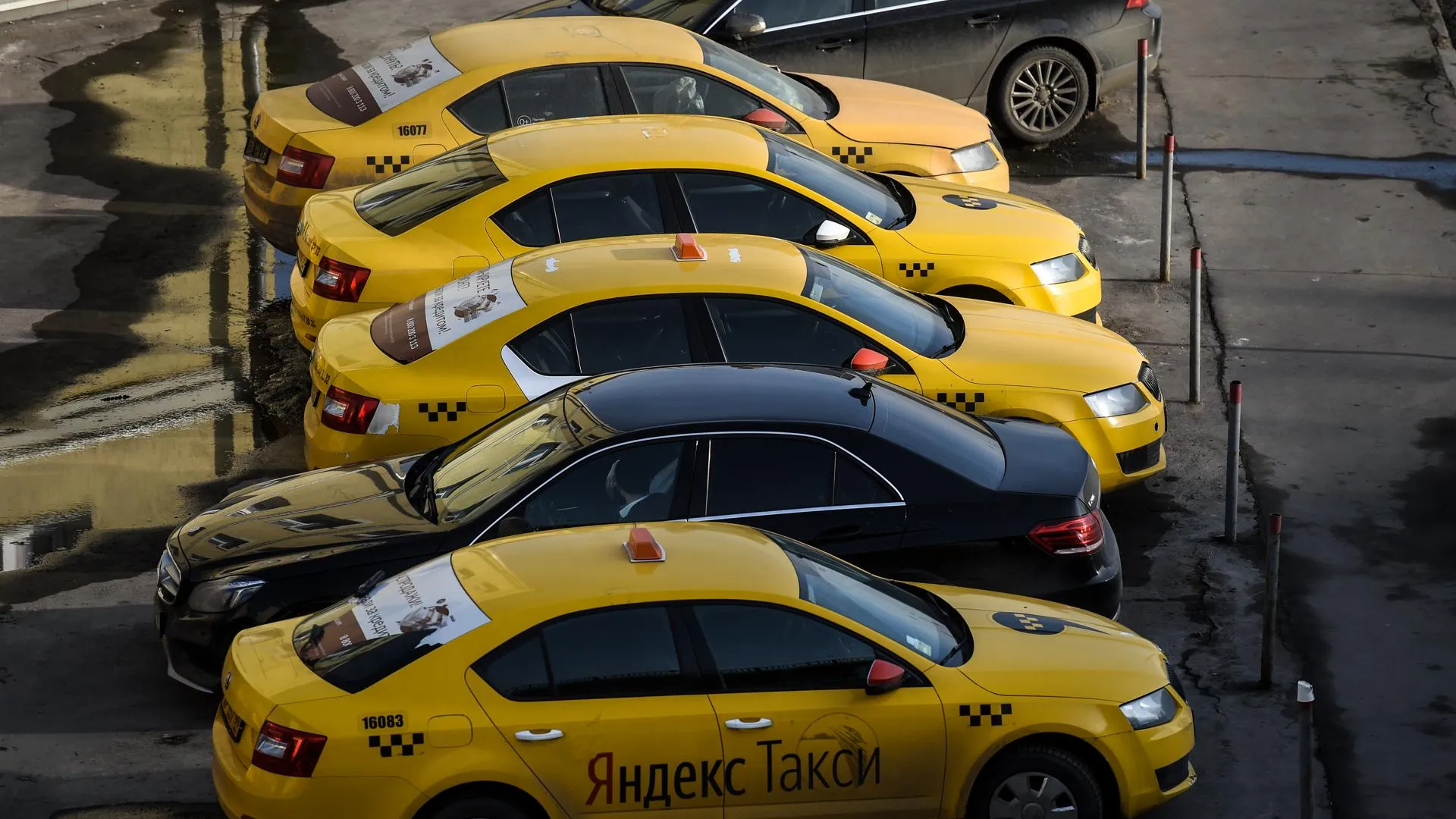 Автоэксперт Сажин перечислил причины резкого удорожания поездок на такси
