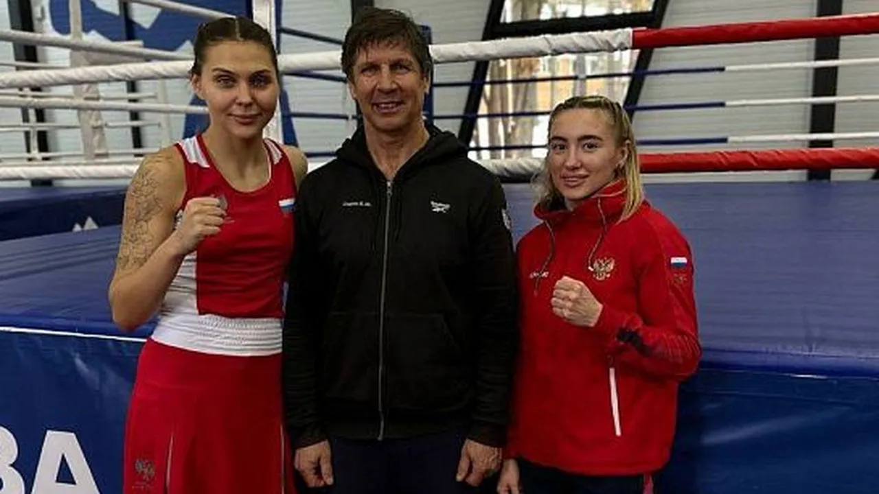 Фото: пресс-служба администрации г. о. Домодедово / Елена Бабичева (слева), Игорь Спирин, Юлия Чумгалакова (справа)