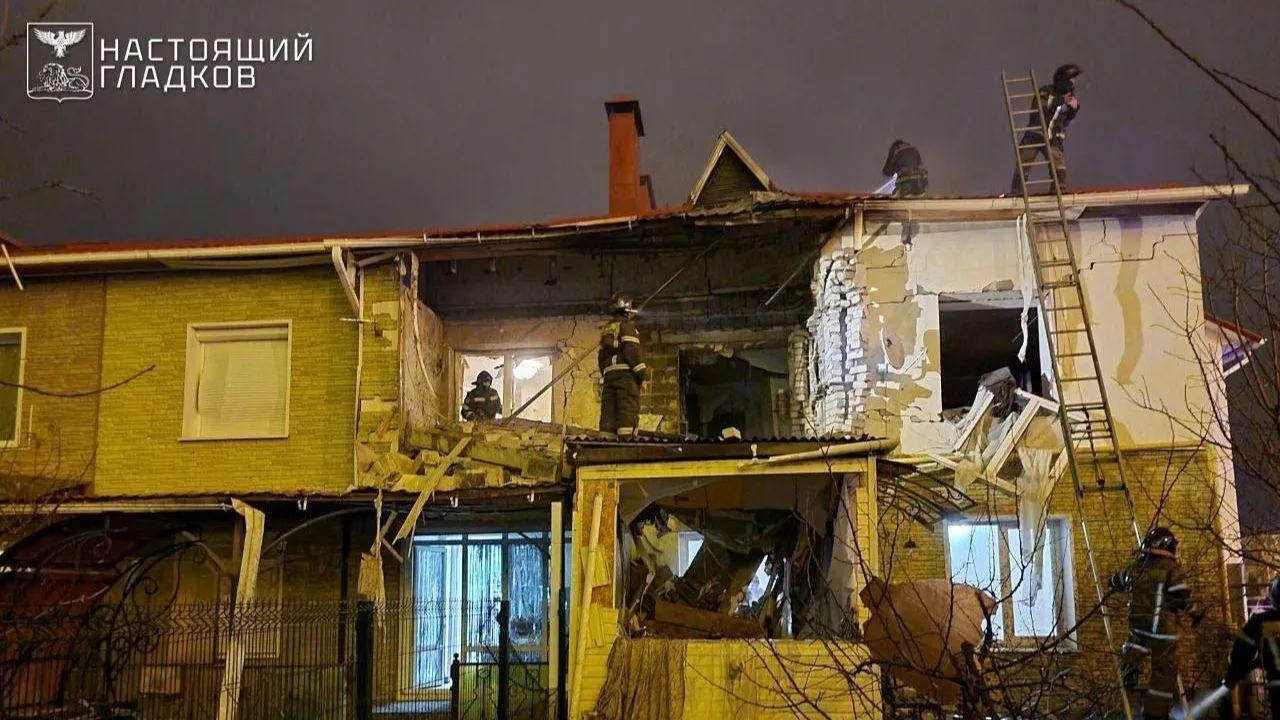 Беспилотник ВСУ разрушил дом под Белгородом: ранены ребенок и его мать