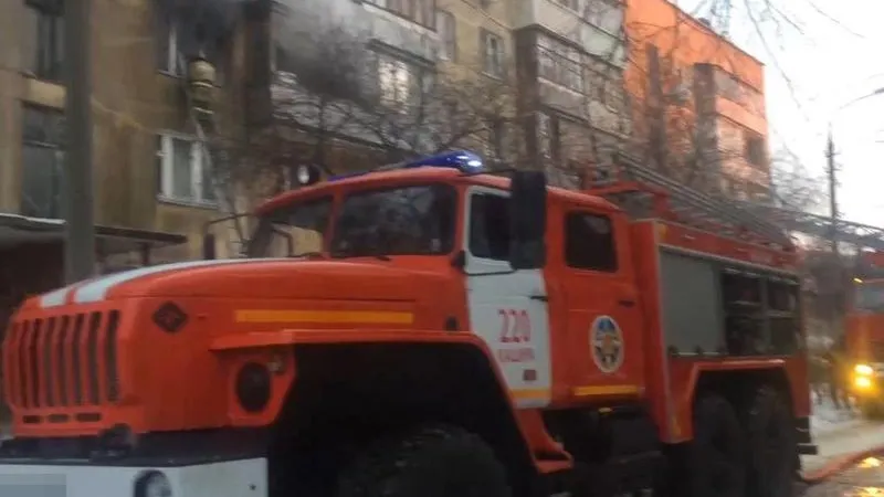 Эвакуация детей: сильный пожар произошел в квартире в Кашире  