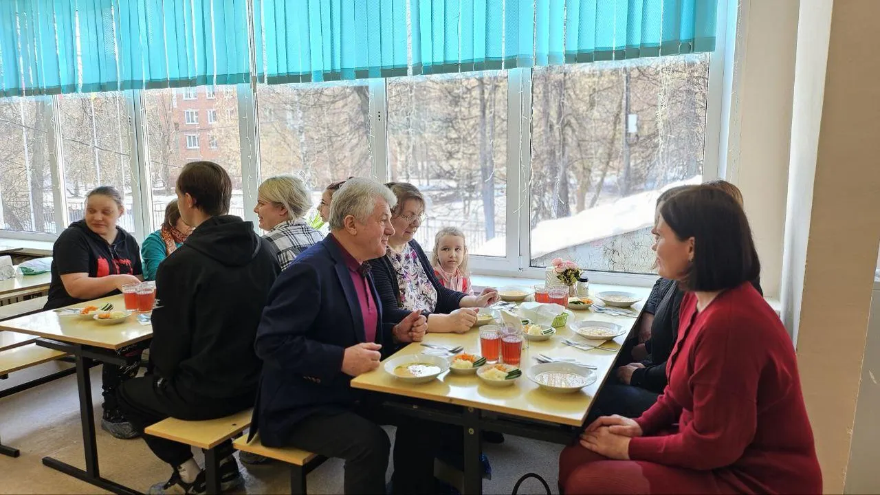 Без специй и повторов: в химкинской школе показали, как готовят обеды по ГОСТу