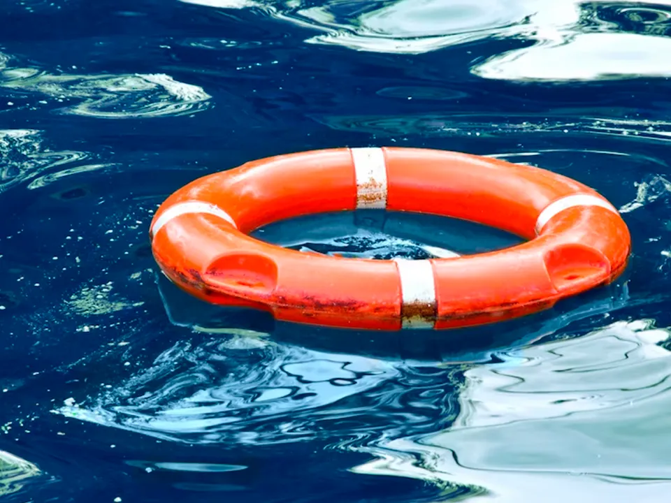 Без спиртного и с вниманием: рассказываем, как безопасно искупаться в водоеме