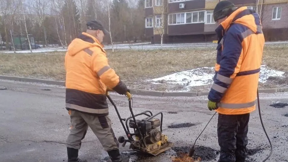 Более 100 ям дорожники отремонтируют на текущей неделе в Клину