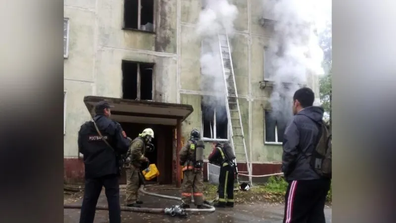 Ребенок пострадал при пожаре в трехкомнатной квартире в Яхроме