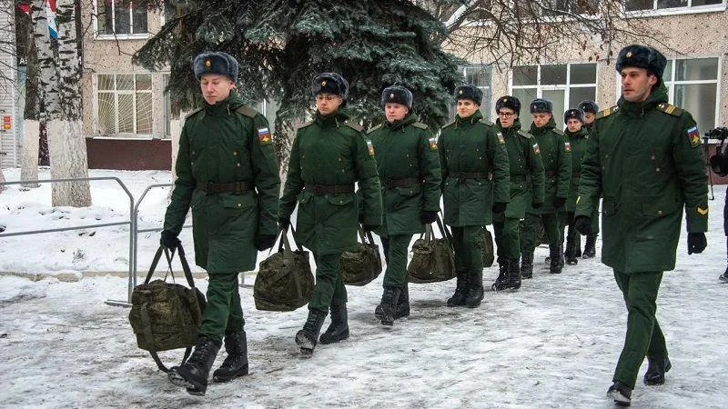 Самых талантливых магистров Подмосковья отправили на срочную службу