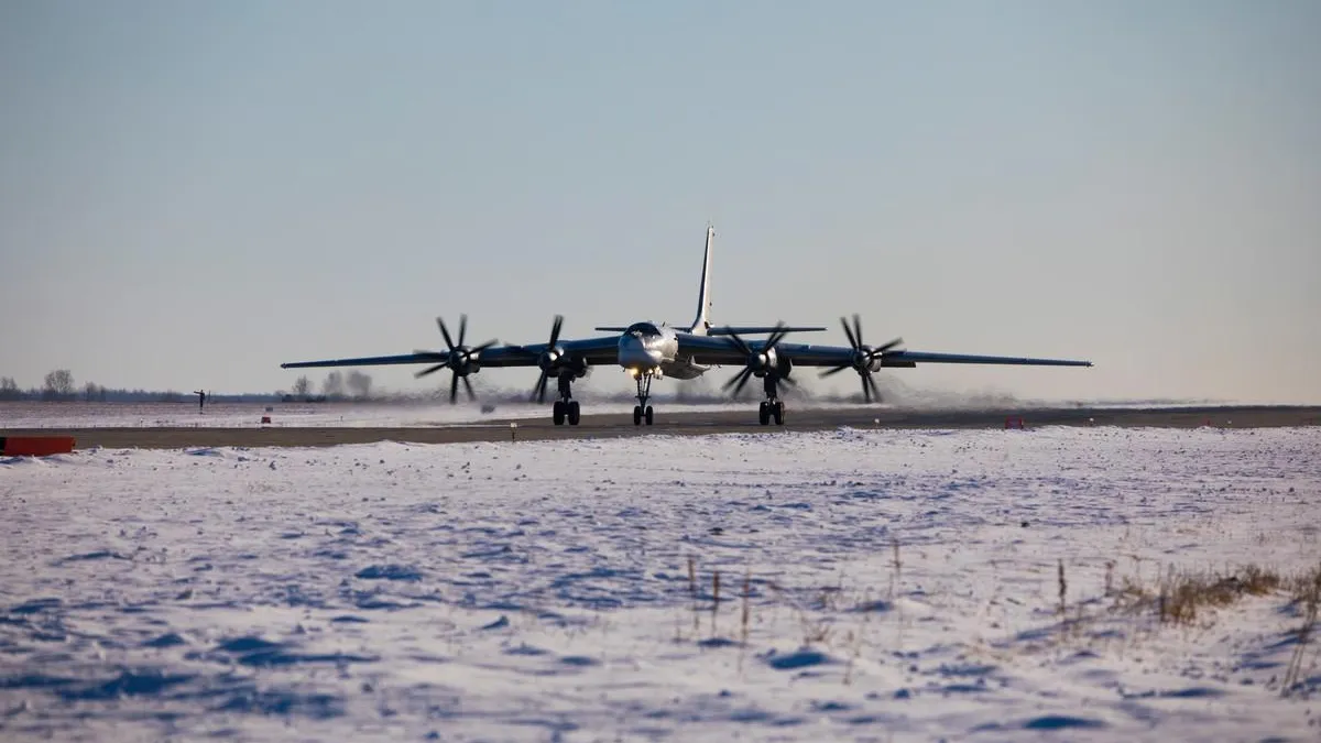 Ту-95 ВКС РФ опасно приблизились к опознавательным зонам ПВО США и Канады