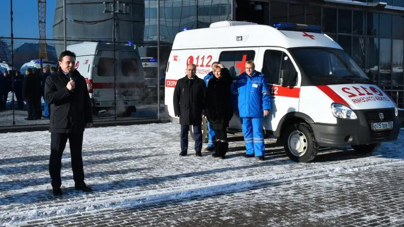 Воробьев вручил ключи от 40 новых машин «скорой»