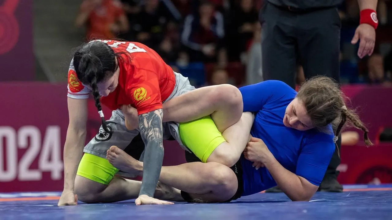 Спортсменка из Лыткарино завоевала две медали чемпионата России по грэпплингу