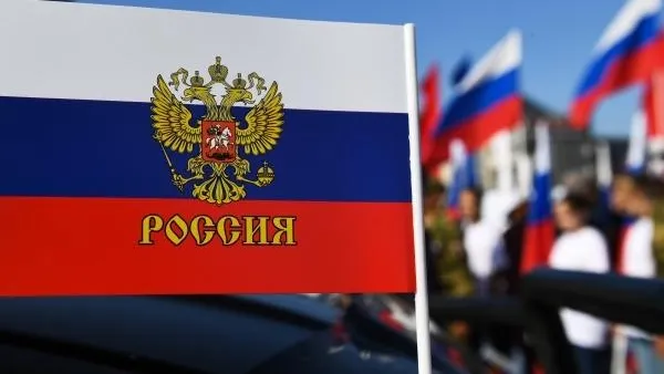 Гордиться своей страной. Губернатор рассказал, что для него значит российский триколор