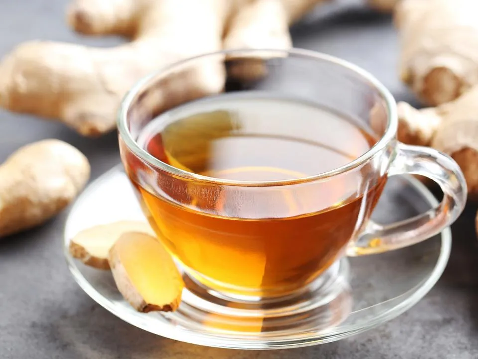 Просто добавьте в чай: врачи назвали практически бесплатное лекарство от всех болезней, которое есть у каждого
