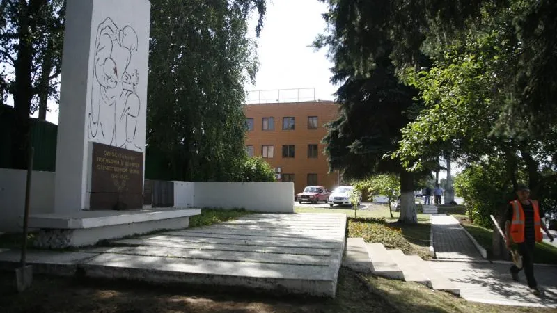 Жители и бизнесмены делят памятник, парковку и проезд в Красногорске