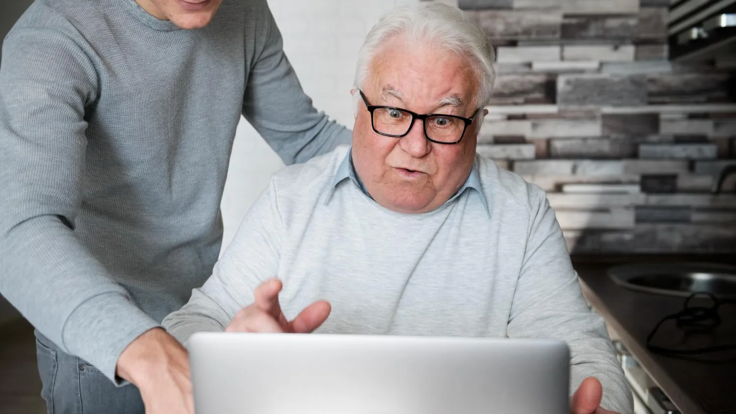 Обучение компьютерной грамотности проводится совершенно бесплатно