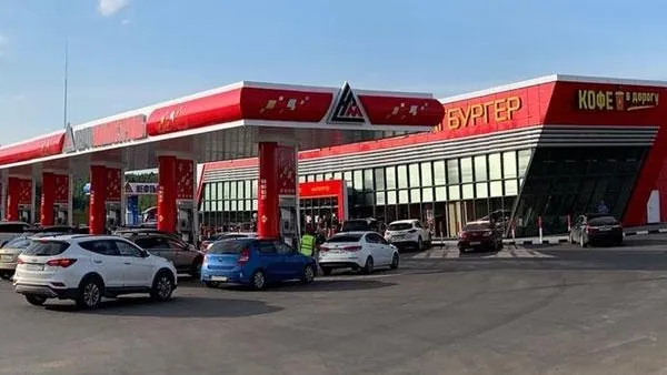 На трассе М-9 в Подмосковье построили новую многотопливную АЗС