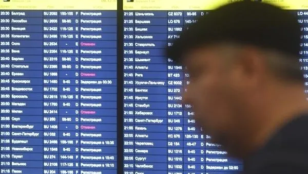 Более 30 рейсов задержали и отменили в столичных аэропортах