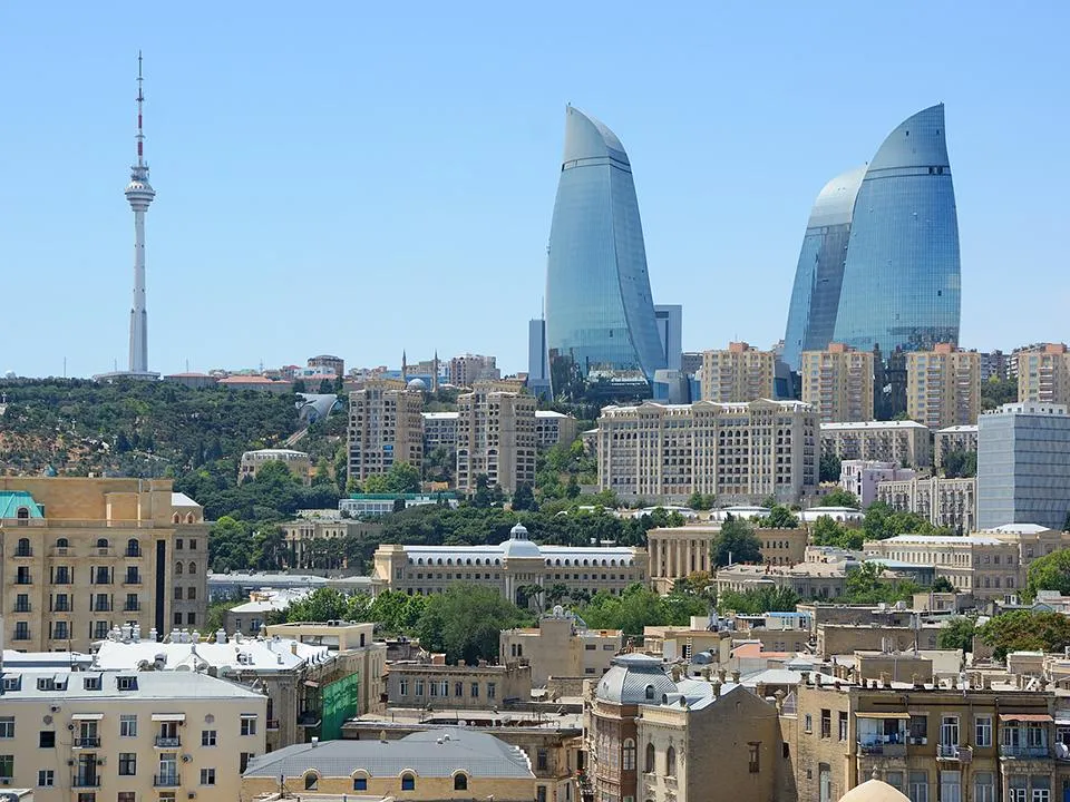 Захарова предостерегла россиян от поездок в Азербайджан: безопасно ли лететь в Баку на фоне накала отношений с Москвой