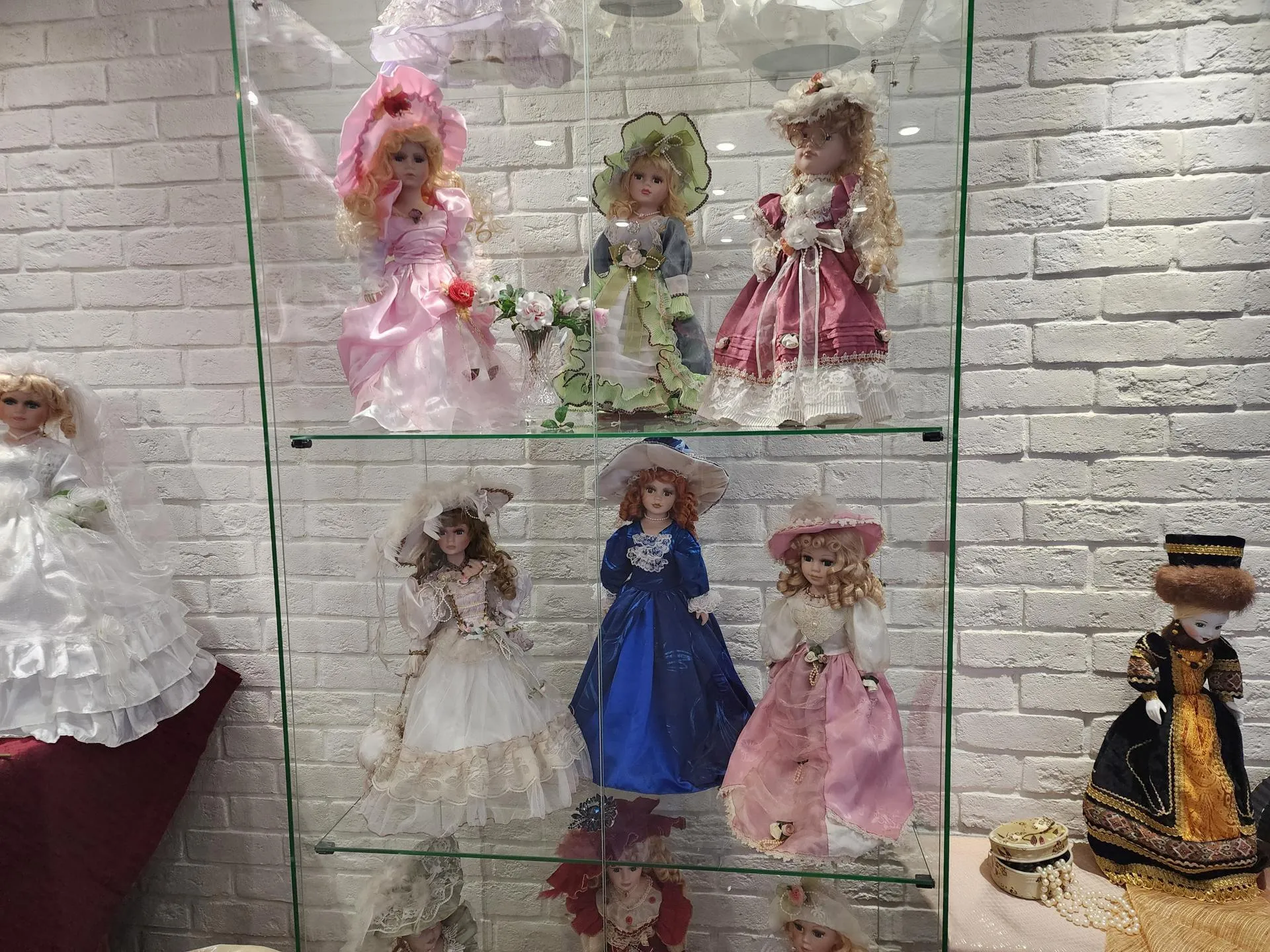 Хавива Фонина / Выставка интерьерных кукол в парке-отеле «Звенигород»