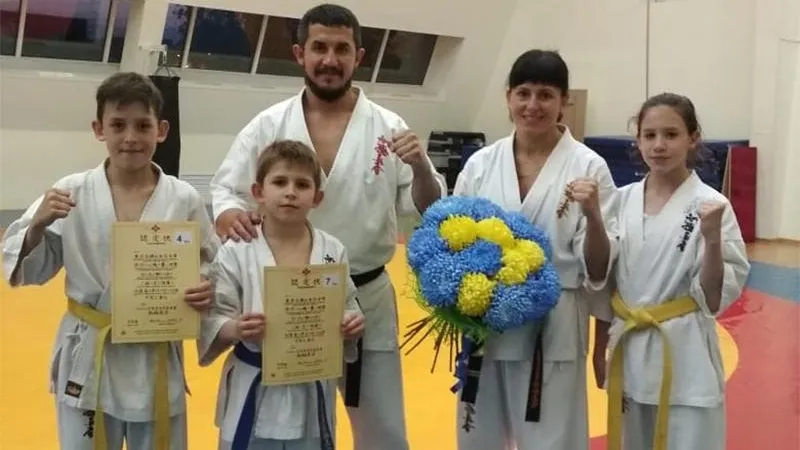 В Домодедово семья каратистов с пятью детьми сами построили спортивный центр