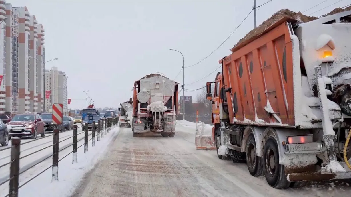 Ежедневную противогололедную обработку дорог проводят в Московской области