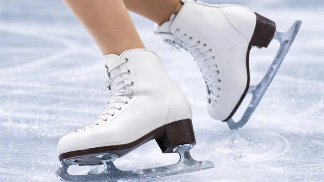 Валиева упала с четверного тулупа в короткой программе на Кубке Первого канала