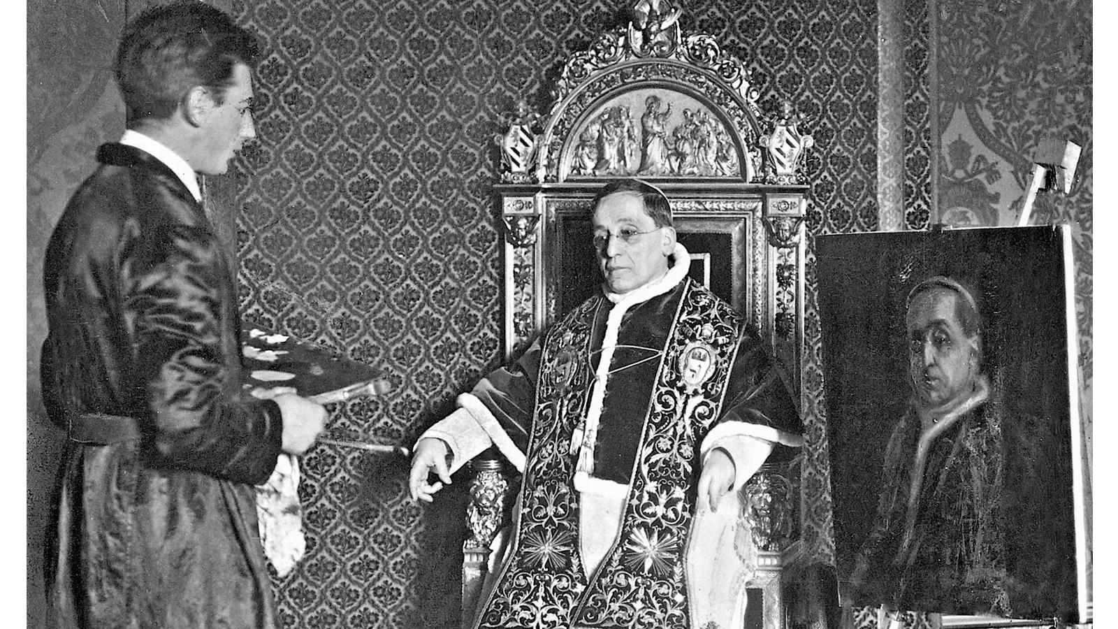 Папа римский Бенедикт XV позирует художнику Фридриху Рошеру. Scherl