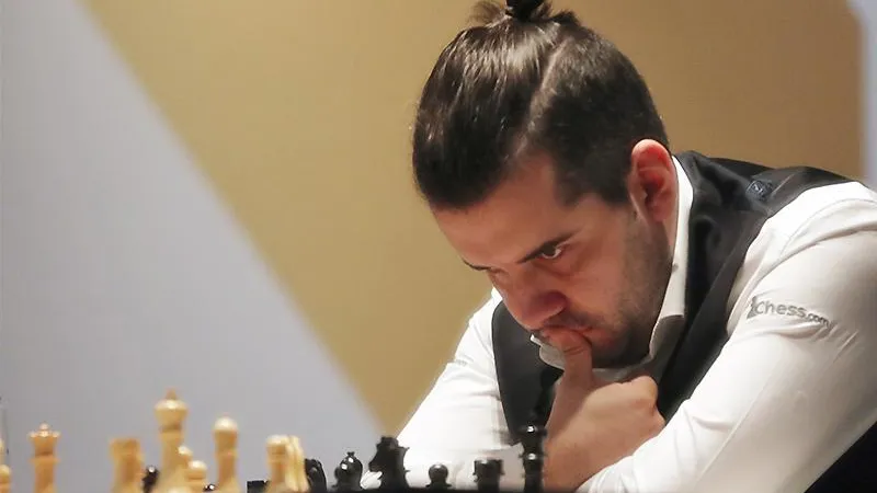 Анатолий Карпов похвалил игру Яна Непомнящего в турнире претендентов