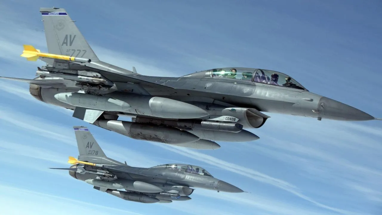 Politico: истребители F-16 станут главной целью для России, как только окажутся на Украине
