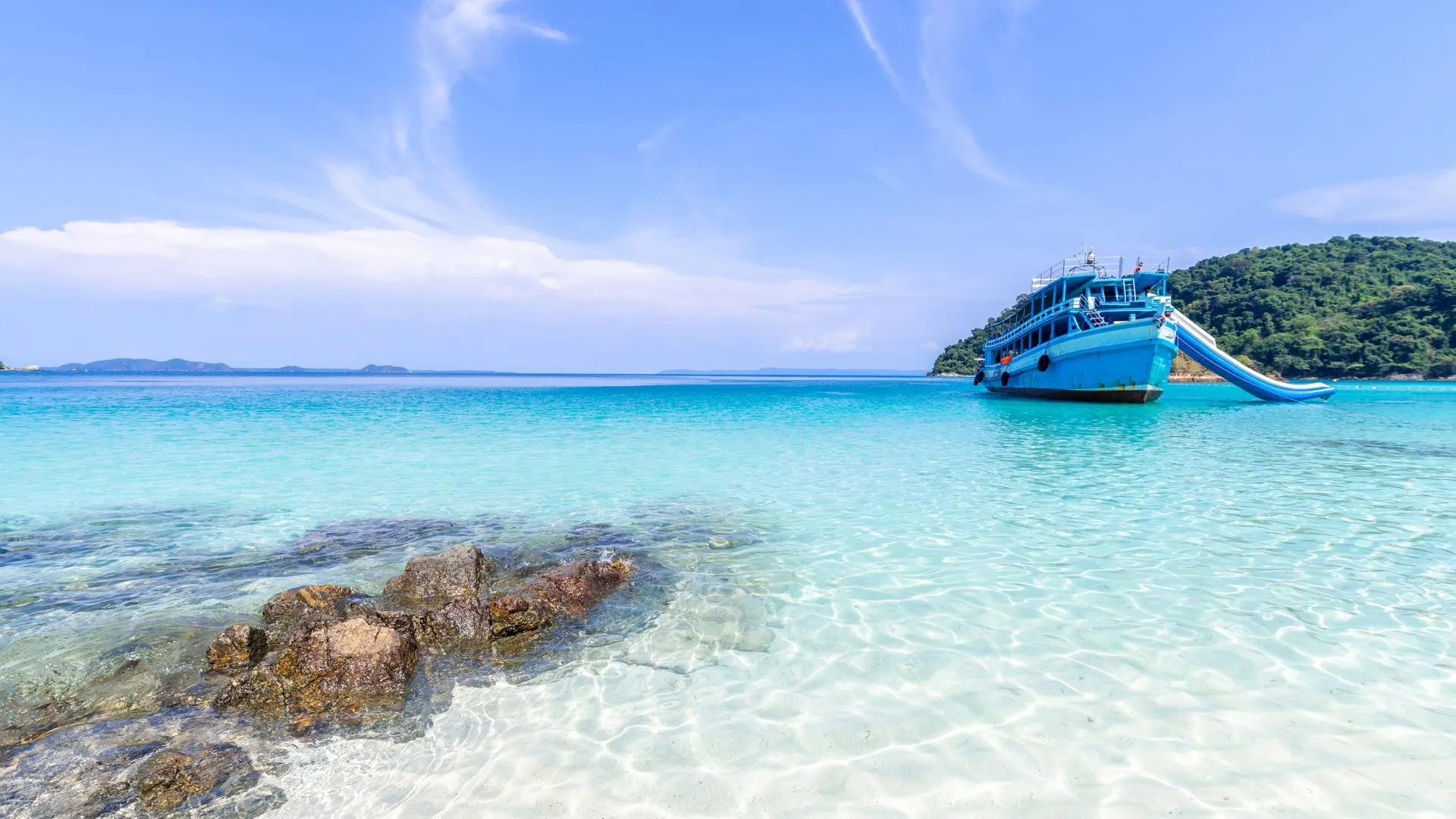 Туроператор заселил купивших тур за 420 тыс. граждан РФ в недостроенный отель на Пхукете