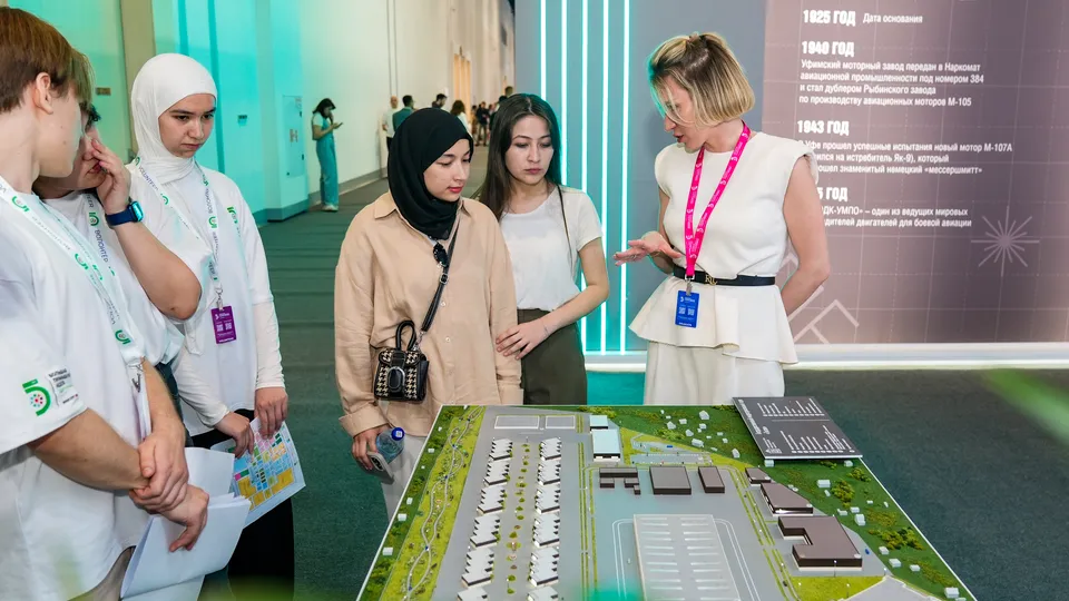 Фото: секретариат Д. Мантурова/Александра Степанова