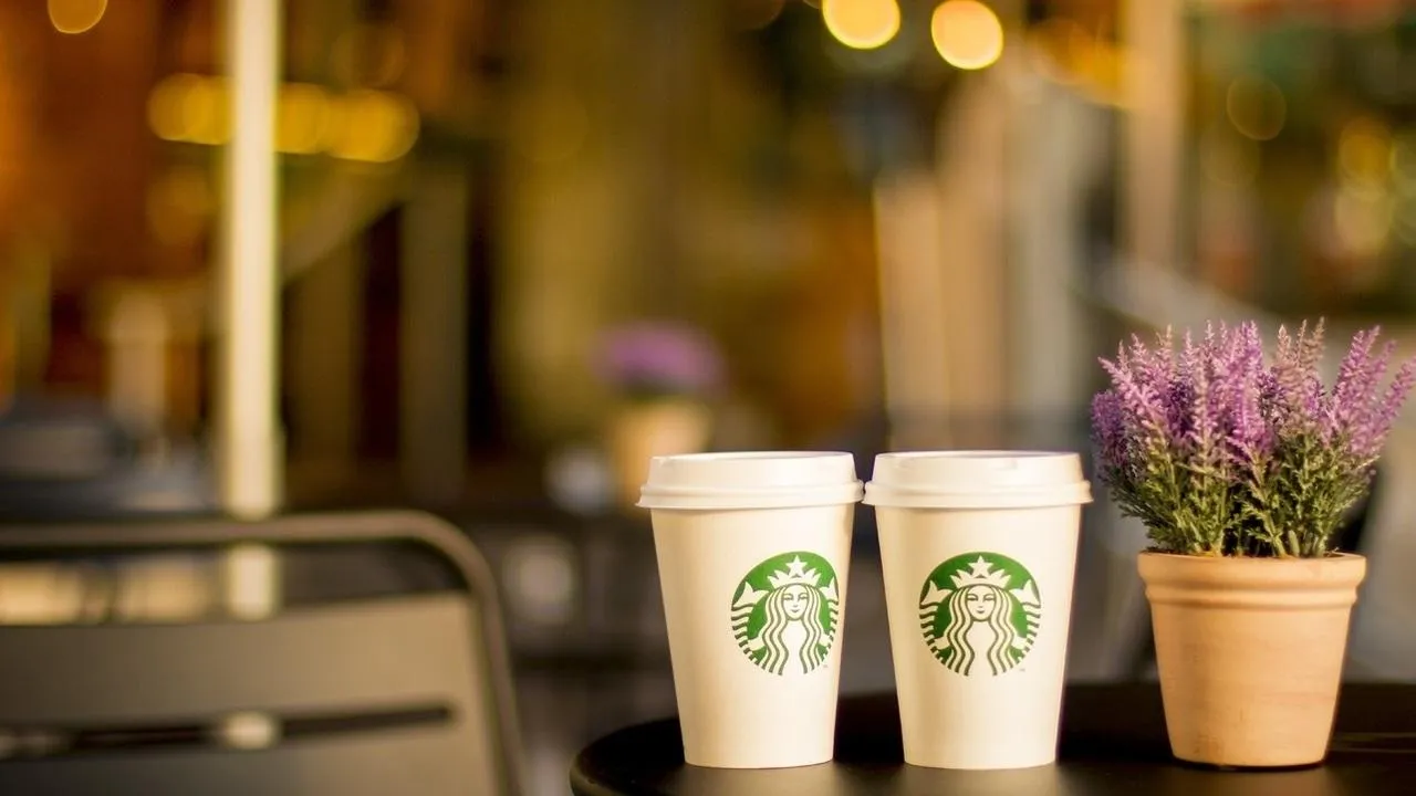 Сеть американских кофеен Starbucks собралась вернуться в Россию