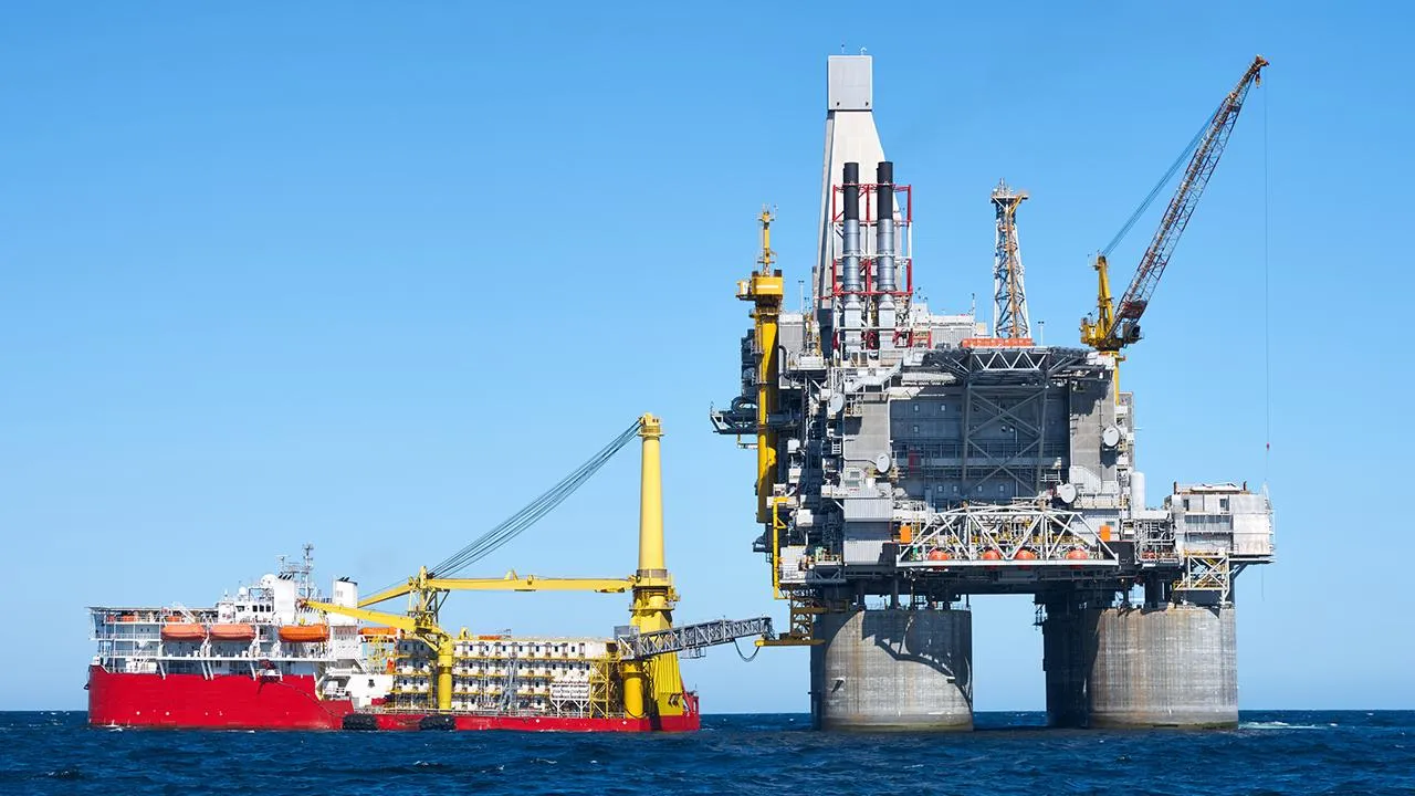 Ормузский пролив закрыт для мира: вернется ли Европа к российской нефти