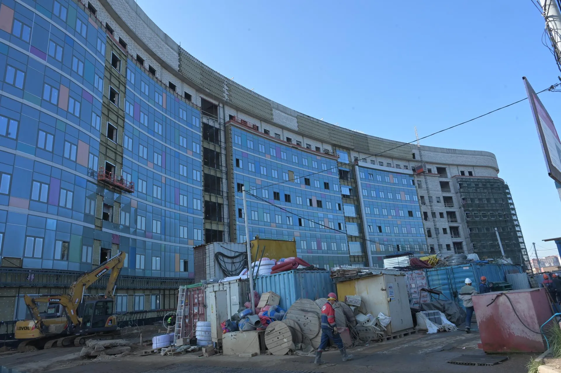 Московская областная детская больница в Красногорске будет оснащена 31 отделением, включая 14 стационарных / Фото: Заур Карамызов