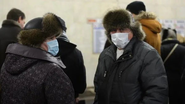 Две тысячи масок раздали пассажирам в Тушино