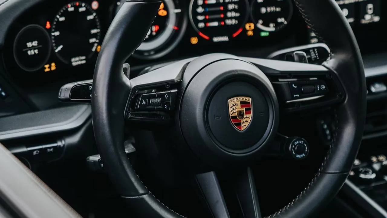 Porsche после встречи РФ и США продлил регистрацию товарного знака в России