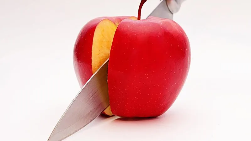  Годовалая малышка получила ножевое ранение в доме тети